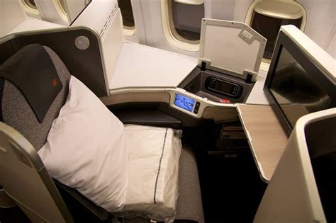 does air canada have first class.